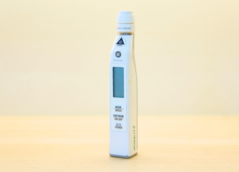 コンピューター制御の電動麻酔注射器|うぐいす歯科
